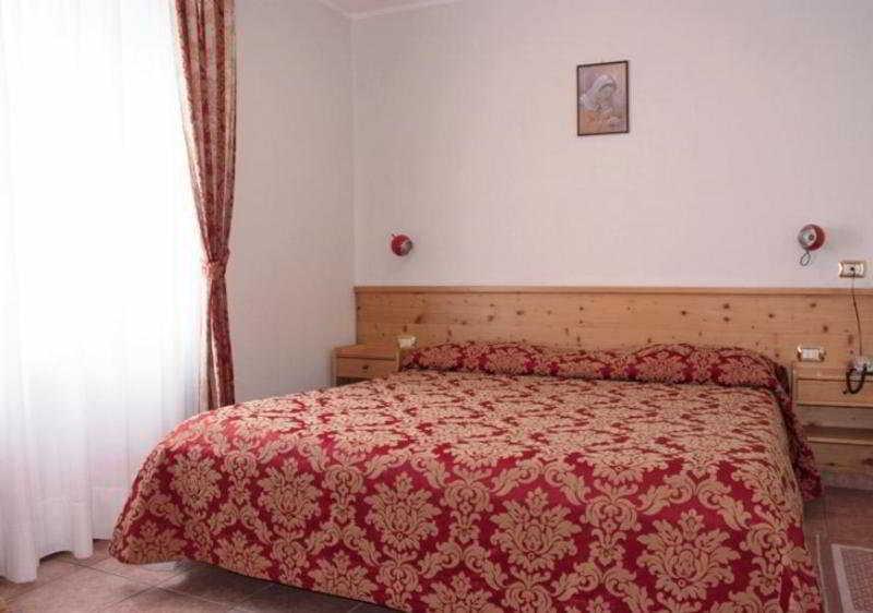 Albergo Eden Пасо дел Тонале Екстериор снимка
