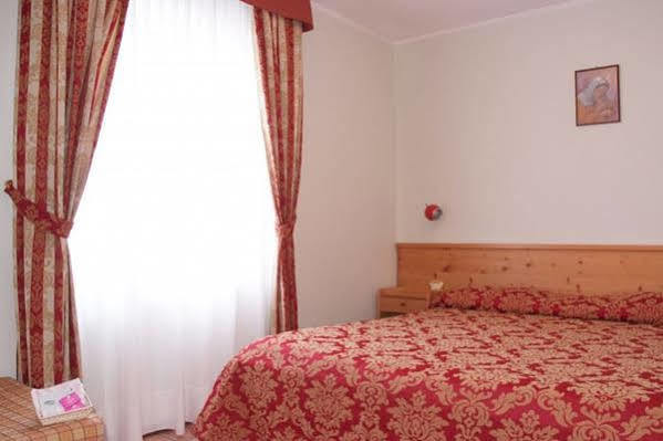 Albergo Eden Пасо дел Тонале Екстериор снимка
